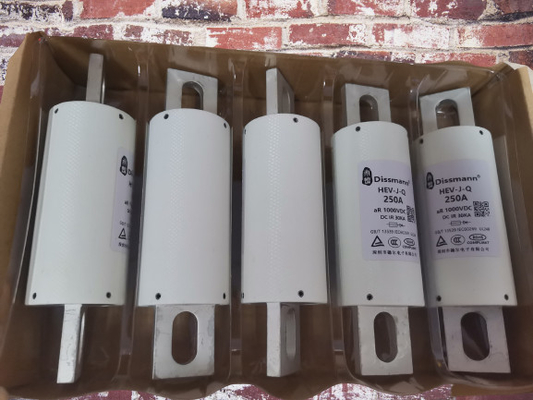 Ceramiczne bezpieczniki samochodowe 250A Bezpieczniki DC1000V HEV Bezpieczniki akumulatora energetycznego